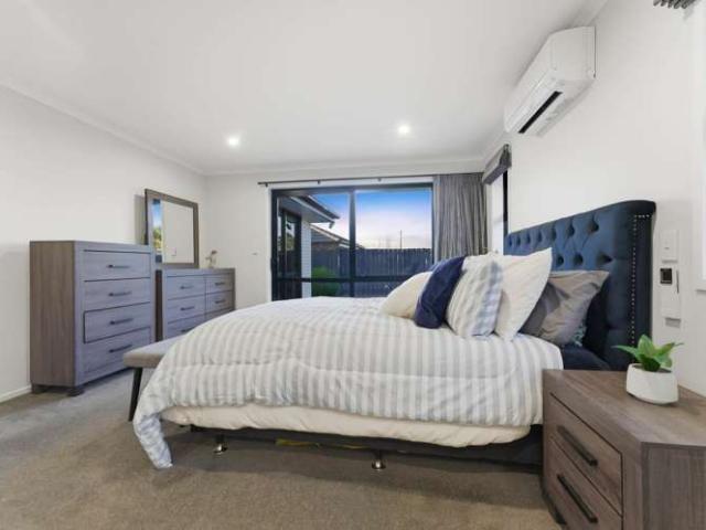 87 Twin Parks Rise, Papakura