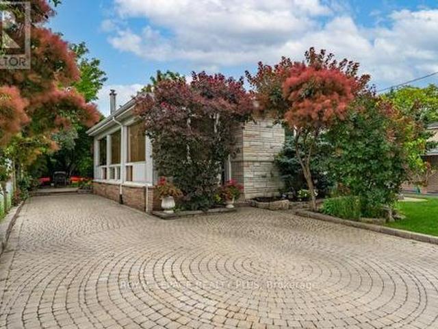 87 Hullmar Drive, Toronto, ON, M3N 2E2 house for sale | Listing ID W13580 | Royal LePage