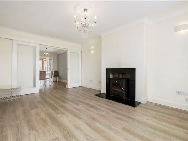 87 Mount Eagle View, Leopardstown, Dublin 18 Russell Estate Agents 4900 MyHome. Ie Residential