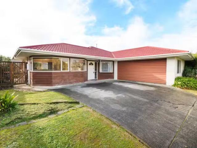 87 Pacific Drive, Fitzherbert, Palmerston North City For Sale