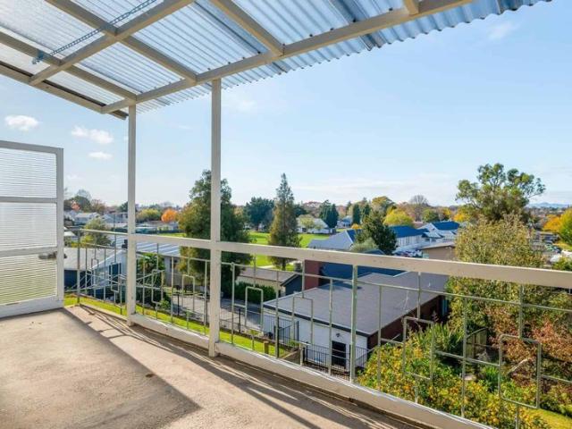 87 Pembroke Street, Hamilton Lake