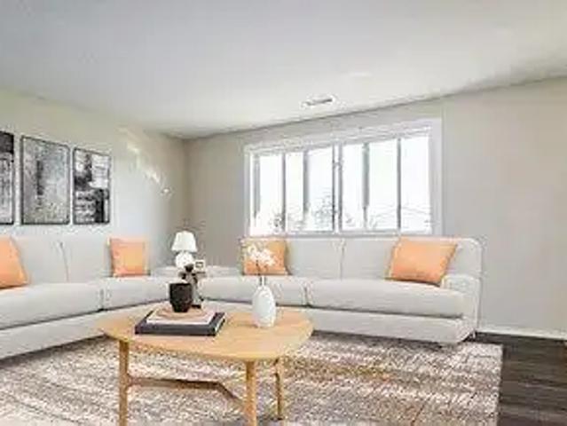 8403 29 Avenue NW, Edmonton, Alberta, Canada, T6K 3M2