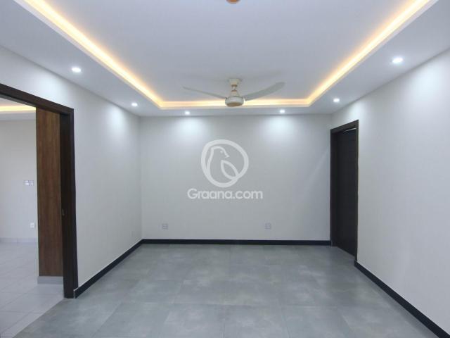 840 Ft² Flat for Sale
