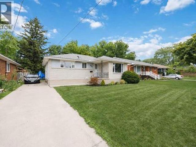 840 Rosedale Avenue, Sarnia, ON, N7V 2A5 house for sale | Listing ID 26017 | Royal LePage