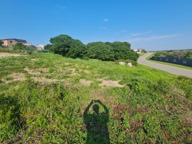 841 m² Land available in Paradise Beach