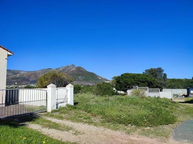 843 m² Land available in Hawston