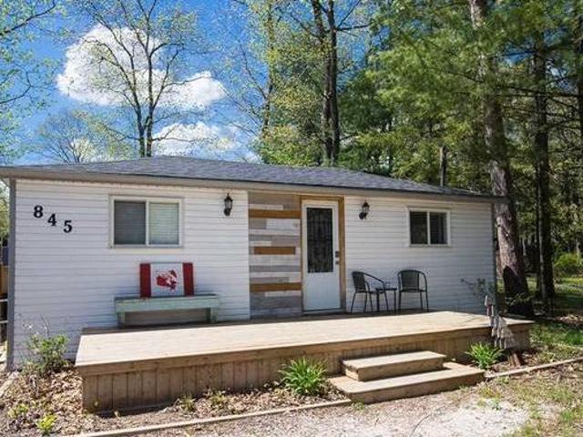 845 Oxbow Park Dr Wasaga Beach ON L9Z 2V3