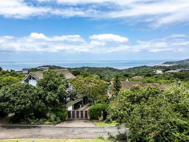 845 m² Land available in Cintsa