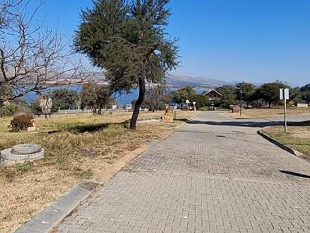 845 m² Land available in Kosmos