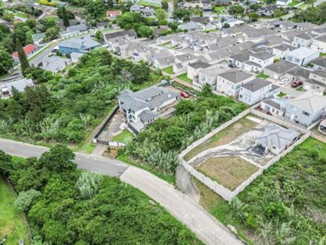 845 m² Land available in Nahoon Valley Park