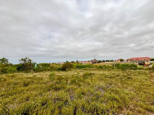 848 m² Land available in Jeffreys Bay Central