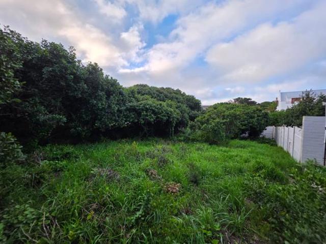 849 m² Land available in Kleinbaai