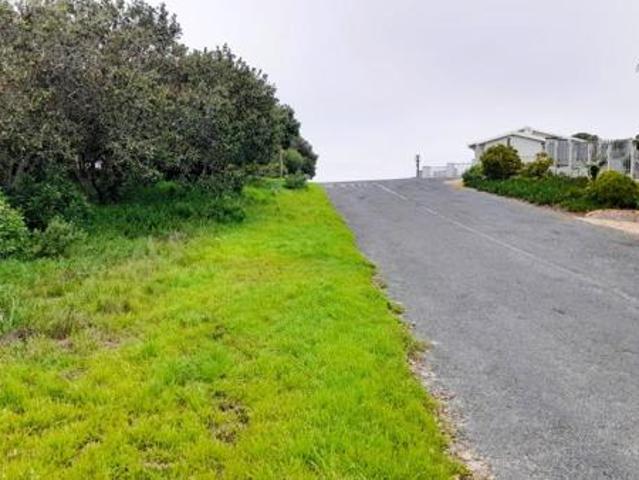 849 m² Land available in Kleinbaai