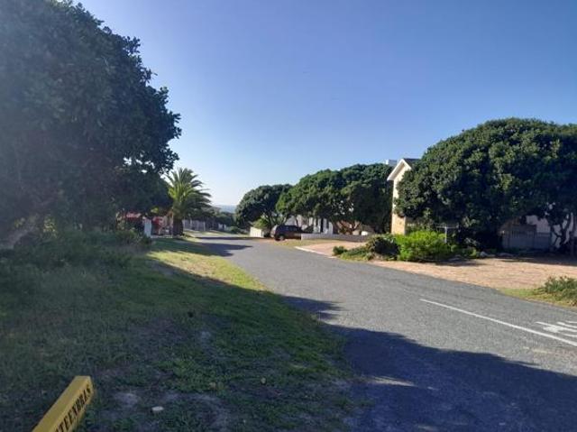 849 m² Land available in Kleinbaai