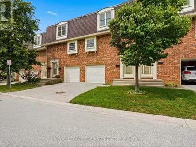 84 900 Pond View Road, London South South T, ON, N5Z 4L7.