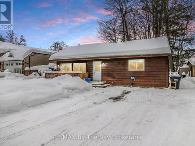 84 32Nd Street N, Wasaga Beach, ON, L9Z 2C4 house for sale | Listing ID S11986 | Royal LePage