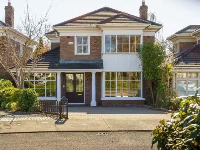 84 Avoca Park, Blackrock, Co. Dublin, A94AV81 is for sale