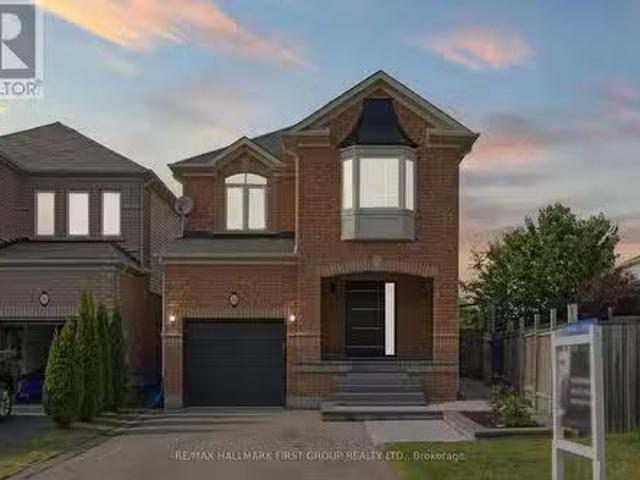 84 Bathgate Crescent, Clarington, ON, L1E 0B3 house for sale.