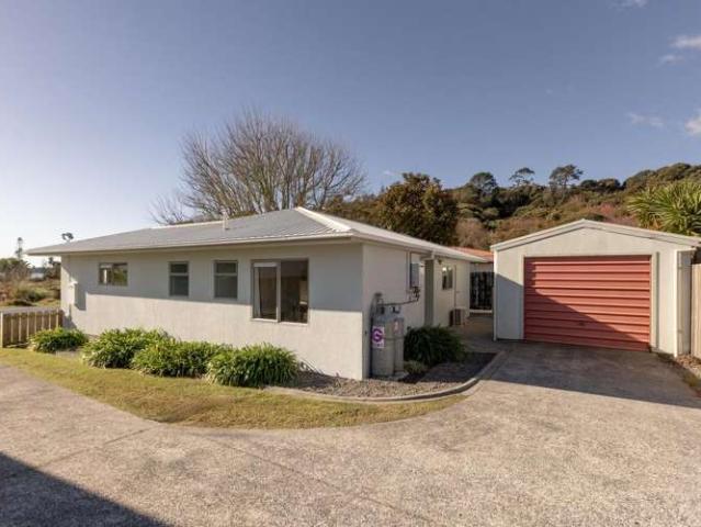 84 Esmeralda Street, Welcome Bay, Tauranga