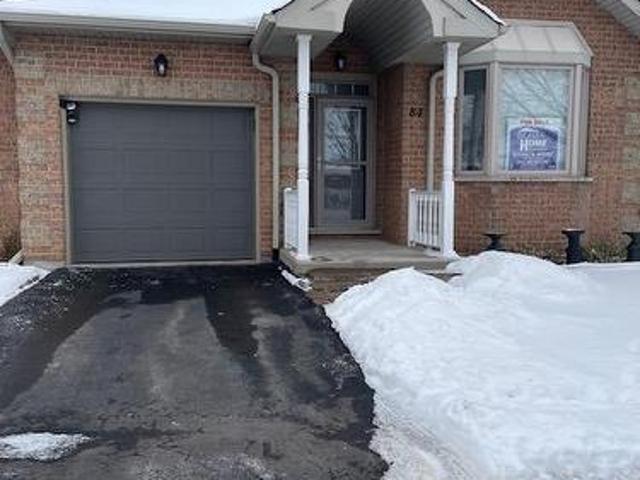84 Greentrail Drive W, Hamilton Mount Hope, ON, L0R 1W0 townhouse for sale | Listing ID X11969 | Royal LePage
