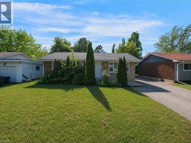 84 Jacobson Avenue, St. Catharines, ON, L2T 3A3 house for sale | Listing ID 40838 | Royal LePage