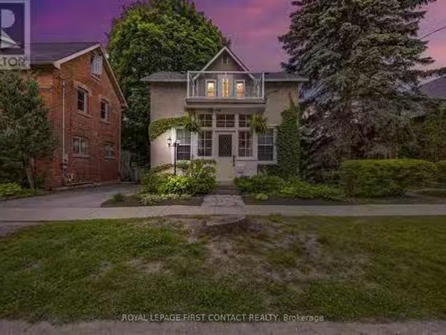 84 Owen Street, Barrie, ON, L4M 3H5 house for sale Listing.