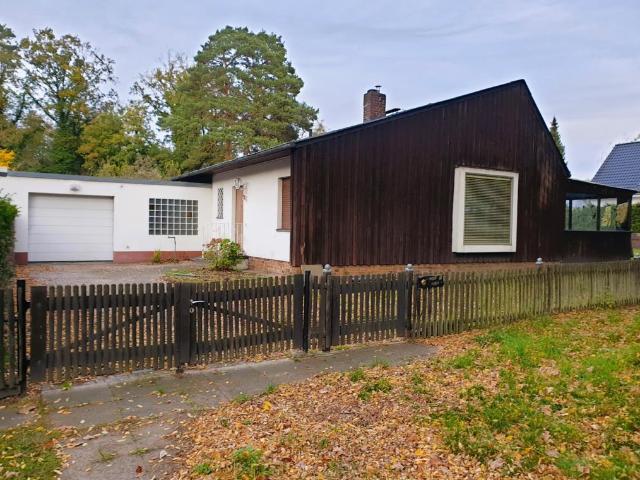 850 m² Traumgrundstück mit Siedlungshaus u. Garage für Abriß oder Kernsanierung, 5 Minuten zum See