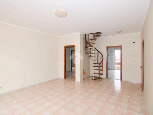 850 / mese, 100 Mq Tecnocasa.it 61230344
