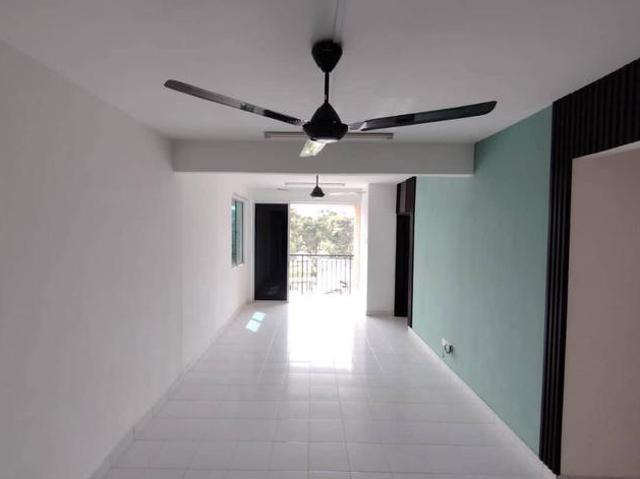 850sqft Full Loan 3R2B Pangsapuri Alam Budiman Shah Alam2 Parking