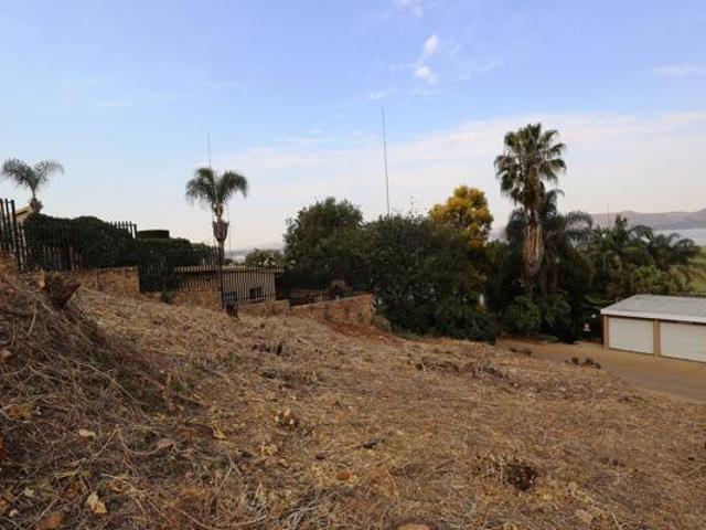 851 m² Land available in Kosmos