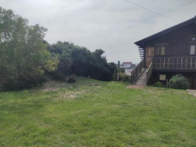 851 m² Land available in Paradise Beach