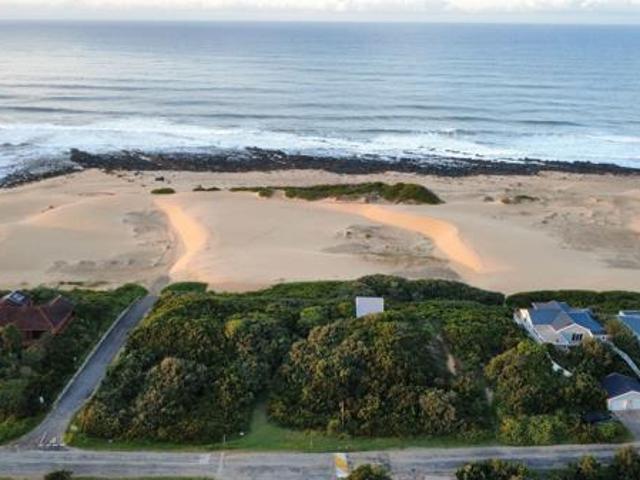 853 m² Land available in Cannon Rocks