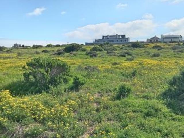 853 m² Land available in Saldanha Heights