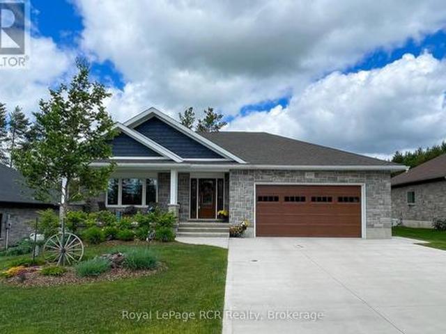 855 17Th Street, Hanover, ON, N4N 3B8 house for sale | Listing ID X13441 | Royal LePage