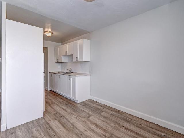 85 & 89 Willow Road Apartments 2 Bedroom Apartment for Rent at 89 Ambassador Apartments, Guelph, ON N1H 1W7 Onward Willow