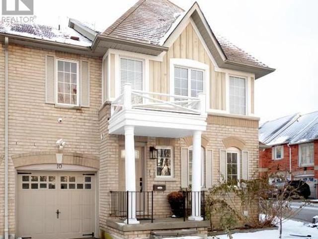 10 Dellview Way, Toronto, ON, M3M 3H2 townhouse for sale | Listing ID W11930 | Royal LePage
