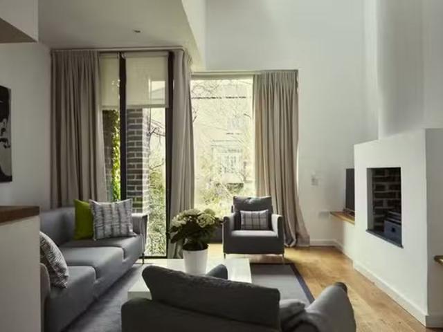 85 Waterloo Place, is for rent