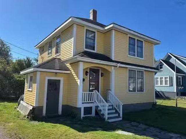 85 Cliff Street, Yarmouth, NS, B5A 3J7 house for sale Listi.