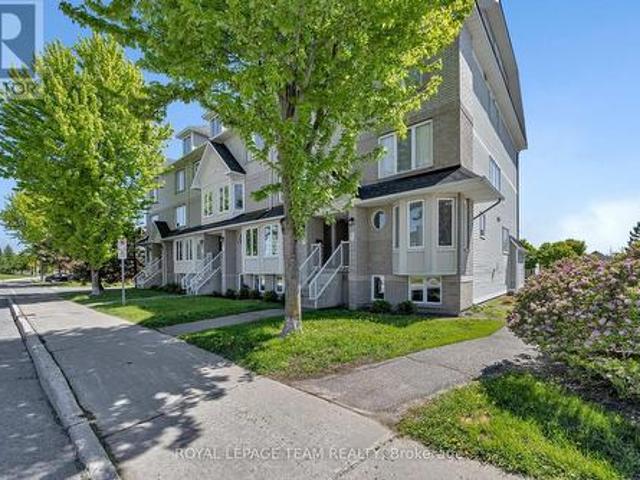 85 Cresthaven Drive, Ottawa, ON, K2G 6T9 townhouse for sale | Listing ID X13140 | Royal LePage