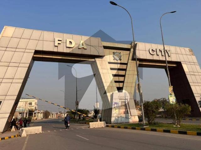 85 Feet 10 Marla B3 Plot For Sale In FDA City