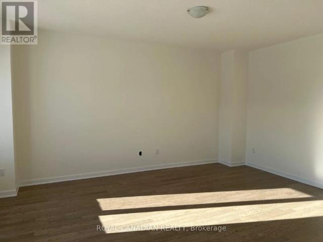 85 ROYAL OAK CRESCENT