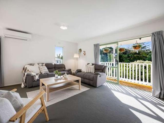 85b Fairclough Road, Beach Haven, North Shore City