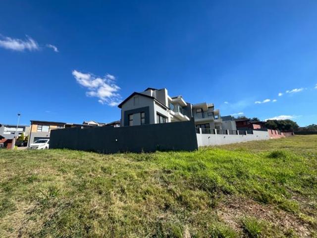 863 m² Land available in Eldoraigne