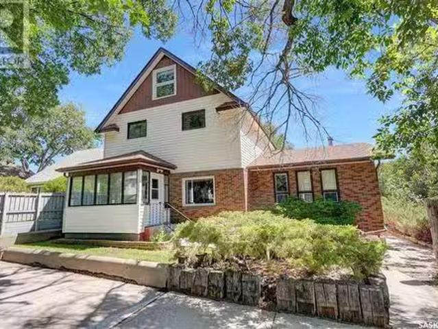 865 Algoma Avenue, Moose Jaw, SK, S6H 3Z2 house for sale Li.