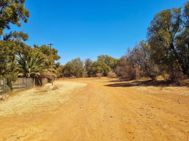 709 m² Land available in Zeerust