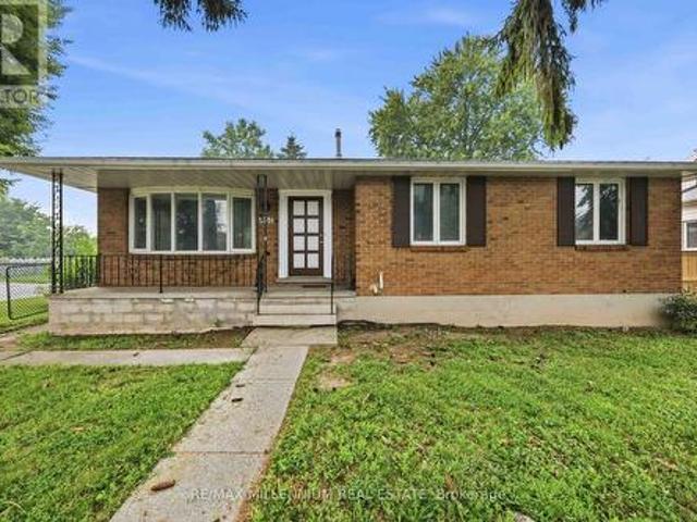 867 Wellington Street, Sarnia, ON, N7T 1J4 house for sale | Listing ID X13602 | Royal LePage
