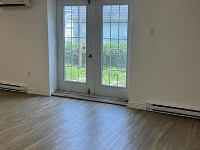 868 King Street W, Hamilton, ON, L8S 1K3 commercial for lease | Listing ID X13622 | Royal LePage