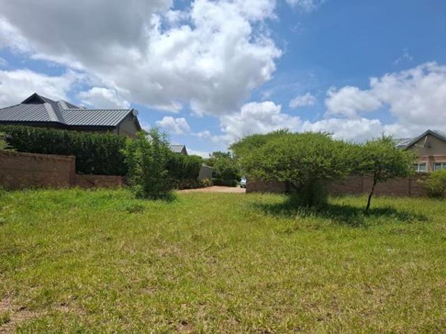 869 m² Land available in Bendor
