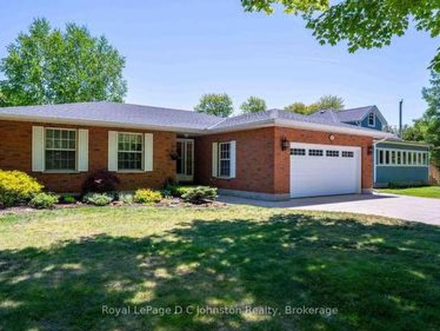 86 Breadalbane Street S, Saugeen Shores, ON, N0H 2L0 house for sale | Listing ID X13240 | Royal LePage