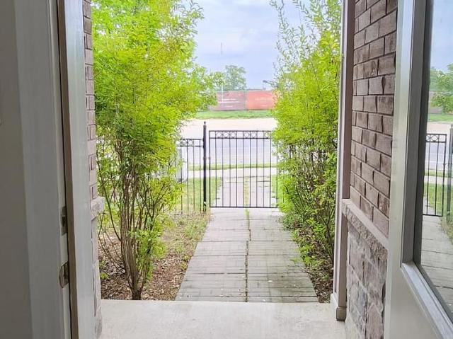86 Magdalene Crescent S, Brampton | 3+1Beds/3Bath, Townhouse, $599,000 | Condos. Ca